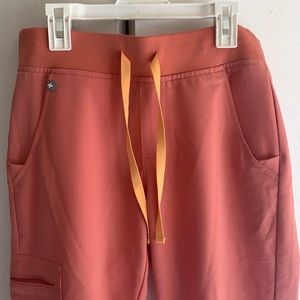 Discontinued color! Figs Zamora jogger scrub pants